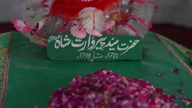 وارث شاہ کا مزار