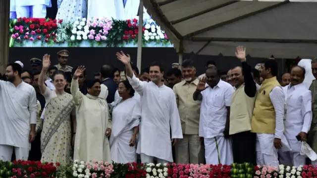 कुमारस्वामी के शपथ ग्रहण में जुटे नेता