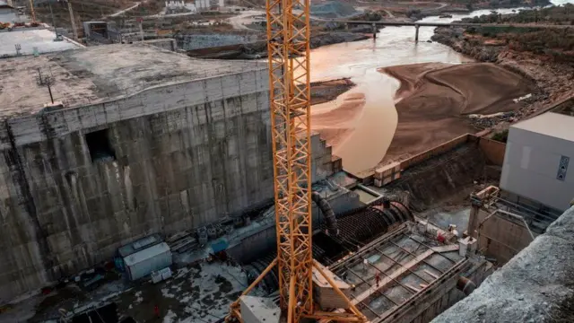 ህንጸት ግድባ ኣባይ