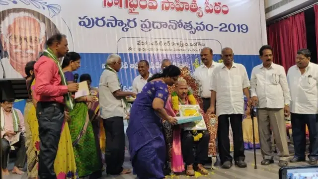 నాగభైరవ సాహిత్య పీఠం పురస్కారం అందుకున్న వెన్నెలకంటి