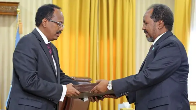 Madaxweyne Farmaajo wuxuu xilka la wareegay ka dib markii doorasho uu kaga adkaaday madaxweynihii hore Xasan Sheekh Maxamuud, bishii Feb 2017-kii.