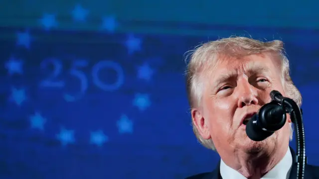 Trump South Dakota eyaletindeki Mount Rushmore'da 250'nci yıl etkinliğinde konuşuyor