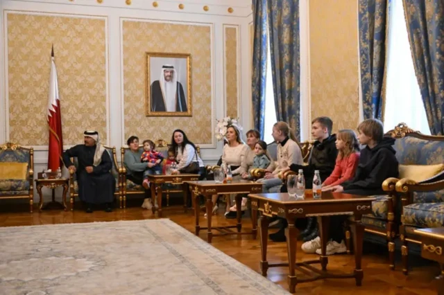 قطر د منځګړیتوب له لارې لسګونه اوکرایني ماشومان خپلو کورنیو ته راستانه کړي دي.