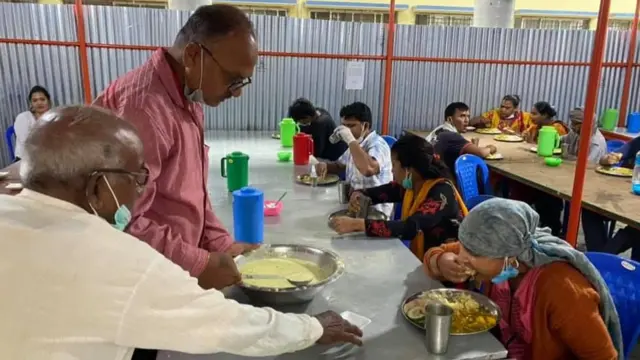 बिरामी र कुरुवालाई खाना