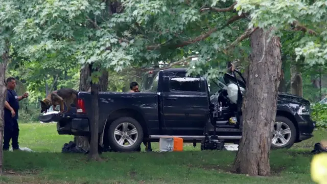 Camioneta en la propiedad del primer ministro de Canadá.
