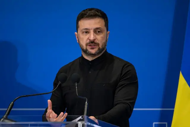 Tổng thống Zelensky tuyên bố Ukraine sẽ không nhượng bộ lãnh thổ Tổng thống Zelensky tuyên bố Ukraine sẽ không nhượng bộ lãnh thổ