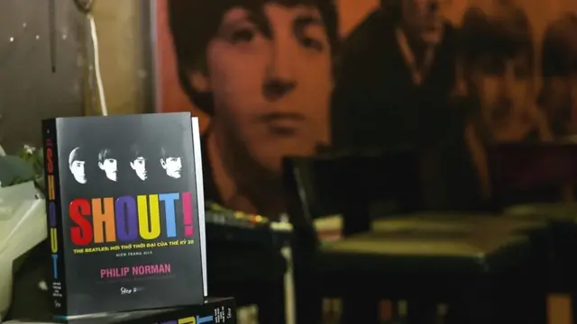 Đây là lần đầu tiên sau 1975 một sách tiếng Anh về The Beatles được dịch và phát hành ở Hà Nội