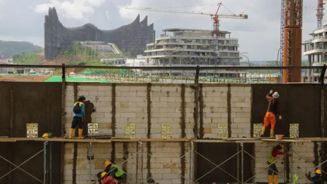 အင်ဒိုနီးရှားနိုင်ငံ မြို့တော်သစ် နူဆန်တာရာ ဆောက်လုပ်ရေးလုပ်ငန်းခွင် မြင်ကွင်း