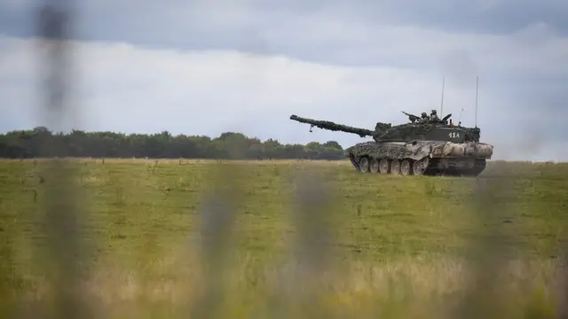 Танк Challenger 2