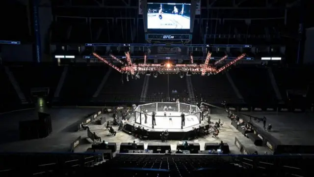 కరోనావైరస్: అమెరికాలో ప్రేక్షకులు లేకుండానే మిక్స్‌డ్ మార్షల్ ఆర్ట్స్ పోటీలు