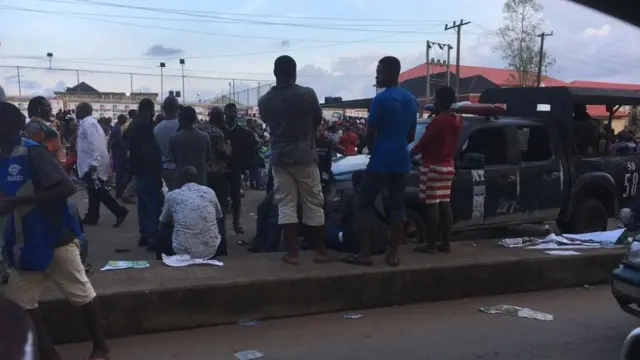 Ndị gbakọrọ n'iro ama egwuregwu Kanu Nwankwo dị n'Imo steeti