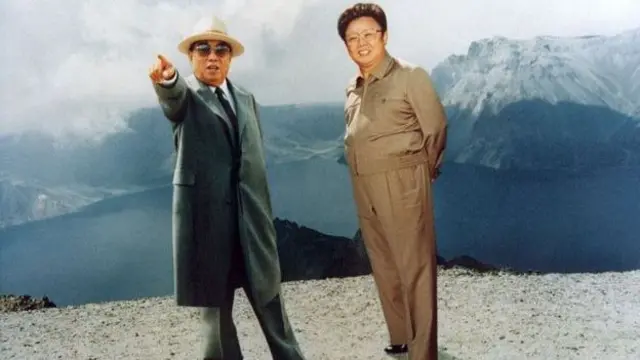 উত্তর কোরিয়ার প্রতিষ্ঠাতা কিম ইল-সাং এবং তার ছেল কিম জং-ইল