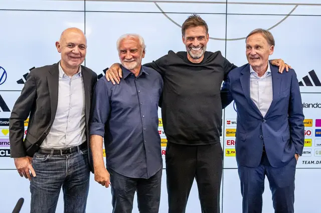 Dari kiri ke kanan, Presiden DFB Bernd Neuendorf, Direktur Tim Nasional Jerman Rudi Völler, pelatih tim nasional Jerman Jürgen Klopp, dan Presiden DFL Hans-Joachim Watzke, 24 Juli 2026.