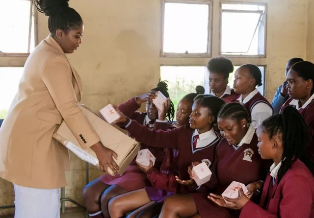 Tamara afasha ababangamirwa n'imihango