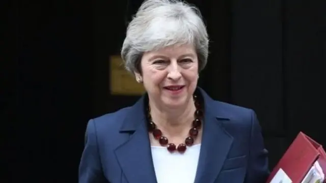 ब्रिटनच्या पंतप्रधान थेरेसा मे