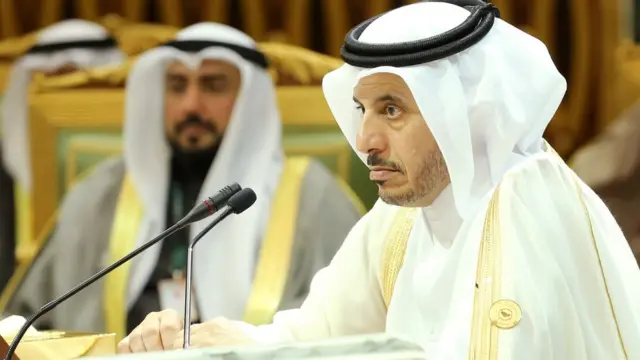 رئيس الوزراء القطري عبدالله بن ناصر بن خليفة حضر قمة مجلس التعاون نيابة عن الأمير تميم