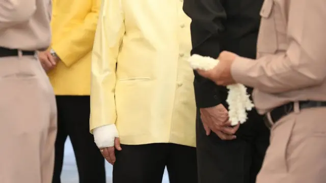 มือป้อม