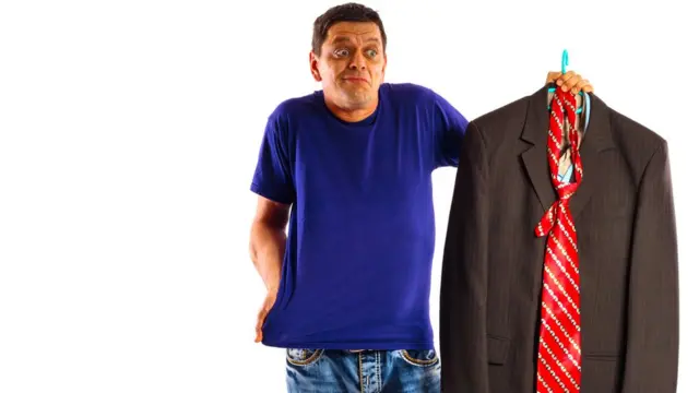 Если сомневаетесь, просто оденьтесь чуть наряднее, чем обычно