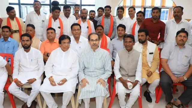 बंजारा समाजाच्या नेत्यांनी उद्धव ठाकरेंची नुकतीच भेट घेतली होती.