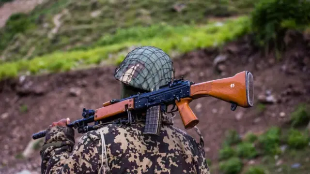 இந்திய படையினர் துப்பாக்கியால் சுட்டனர்; பதில் நடவடிக்கை எடுத்தோம்' - சீன ராணுவம்