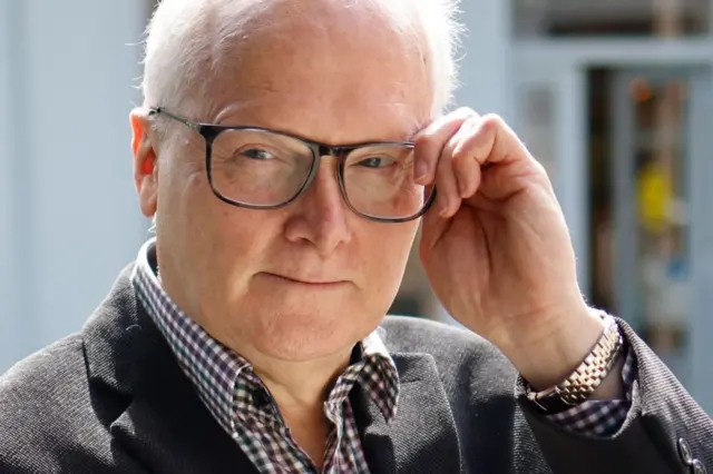 Автор книги "Операция Троянский конь" Стивен Дэвис