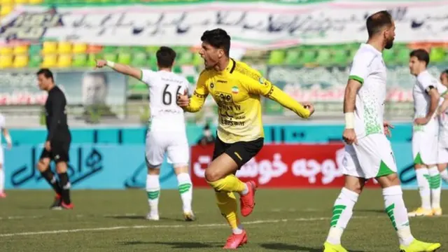 سپاهان، پیروز داربی نصف جهان