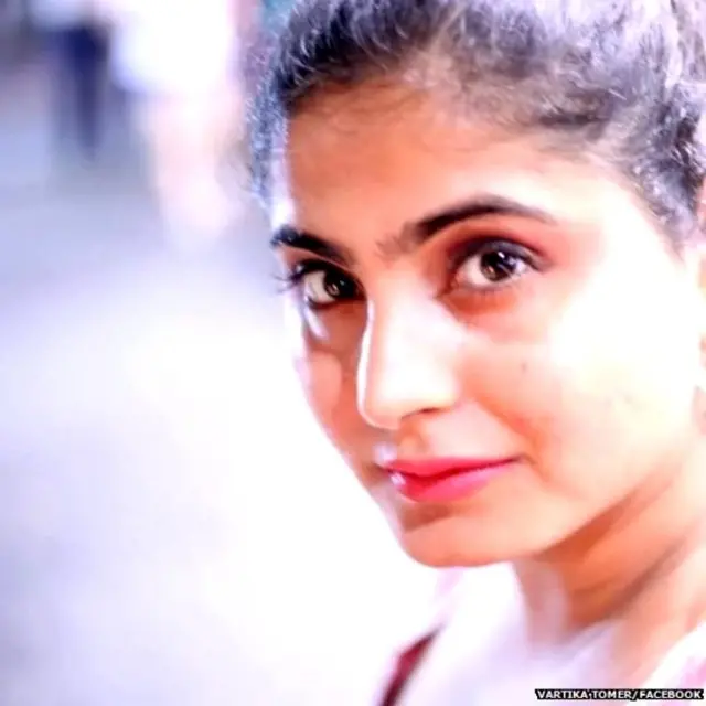 ਵਰਤਿਕਾ ਤੋਮਰ ਅਨੁਸਾਰ ਹਿੰਦੀ ਮੀਡੀਆ ਵਿੱਚ ਕੰਮ ਕਰਨ ਵਾਲਿਆਂ ਲਈ ਨੌਕਰੀ ਦੇ ਮੌਕੇ ਅਤੇ ਬਦਲ ਅੰਗਰੇਜ਼ੀ ਦੀ ਤੁਲਨਾ ਵਿੱਚ ਘੱਟ ਹਨ