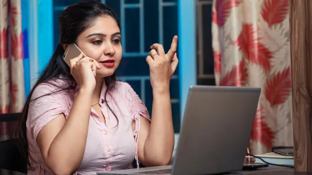 महिला कर्मचारी