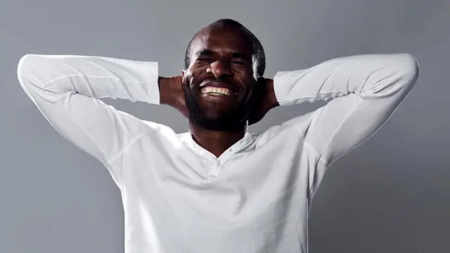 Смеющийся мужчина