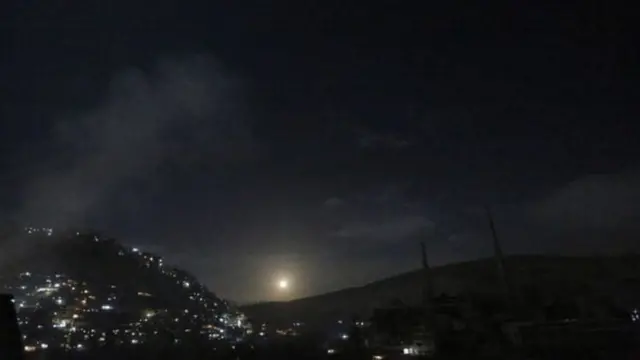 சிரியாவில் இரான் அமைப்பின் இலக்குகள் மீது இஸ்ரேல் கடும் தாக்குதல்