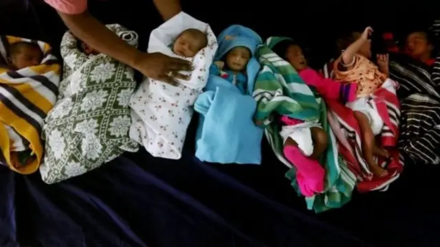 नवजात बालकं