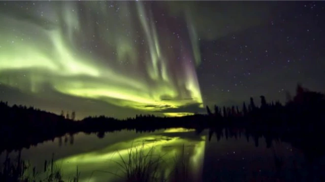 เมื่อมีการสลับขั้วแม่เหล็กโลก เราจะเห็นแสงเหนือบนท้องฟ้าได้มากขึ้น แต่นั่นไม่ใช่เรื่องดี