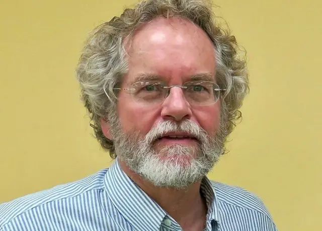 జేమీ హిల్ గత 48 ఏళ్లుగా పక్షులపై అధ్యయనం చేస్తున్నారు