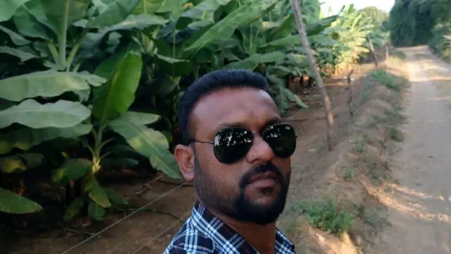 भावेश रविंद्रभाई पटेल अब केले की खेती करते हैं