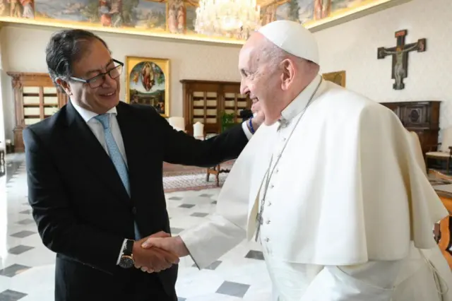 Gustavo Petro y el papa Francisco