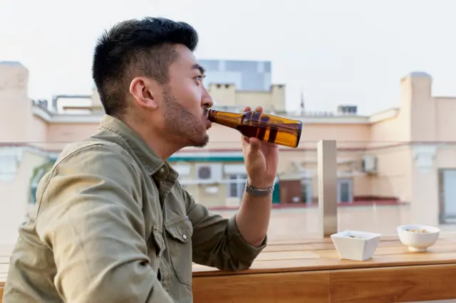 தந்தையின் மதுப்பழக்கம் சிசுவை கருவிலேயே பாதிக்கும் ஆபத்து - எச்சரிக்கும் புதிய ஆய்வு