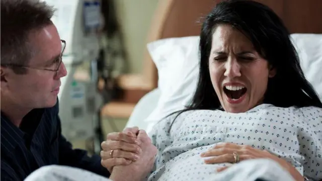 Киного караганда реалдуу турмушта төрөт убагында аялдар анчалык көп кыйкырбайт