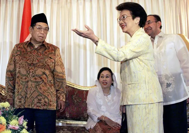 Gus Dur, Sinta Nuriyah Wahid, ibu negara, Alwi Sihab, corazon aquino