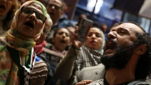 গাজায় ইসরায়েলের হামলা আরব দেশগুলোর কাছে ইহুদি রাষ্ট্রটির প্রতি সমর্থন কমিয়ে আনে।