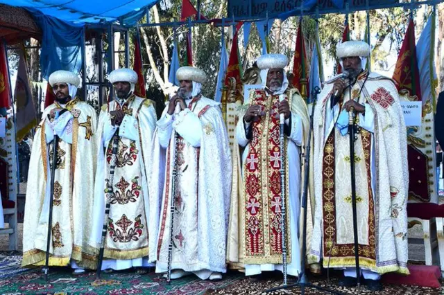ጳጳሳትን ሊቀጳጳሳትን ኦርቶዶክሳዊት ቤተክርስትያን ኤርትራ ኣብ ስነስርዓት በዓል ጥምቀት