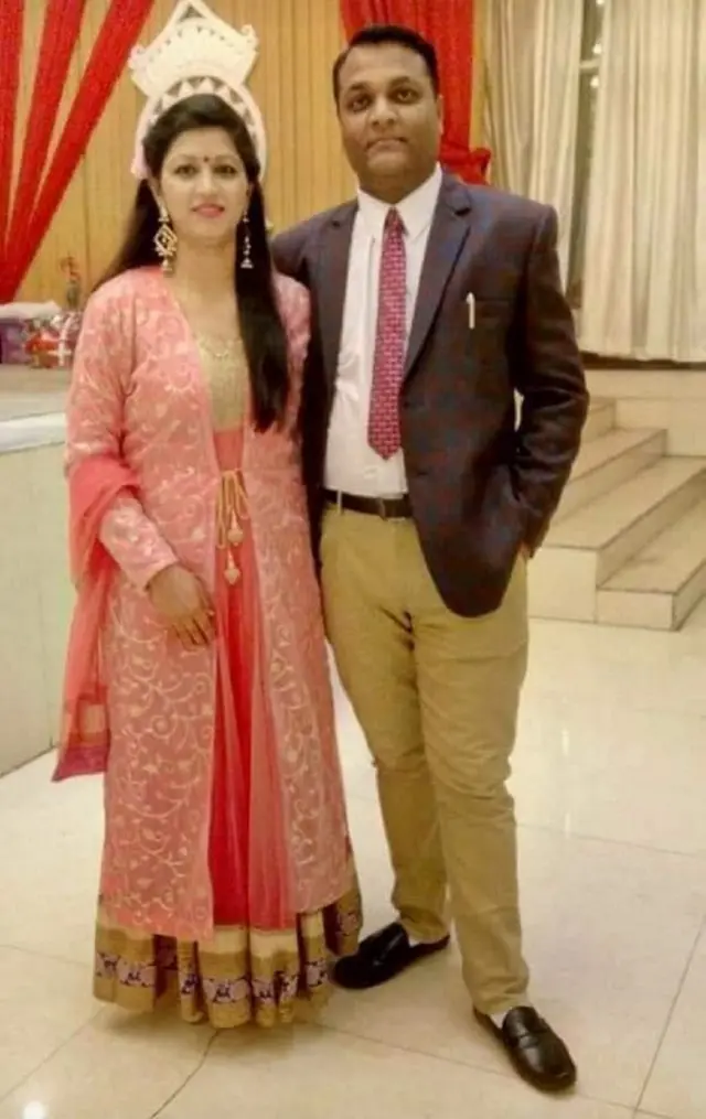 मानसी शर्मा और उनके पति हरीश शर्मा