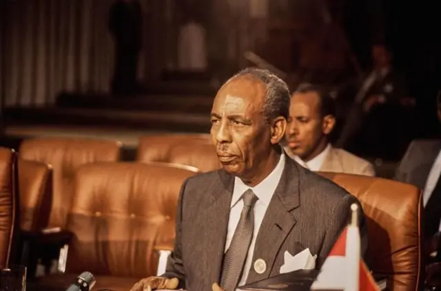 સોમાલિયાના ભૂતપૂર્વ પ્રમુખ, જોખમી ગુપ્ત મિશન, કેન્, વિલ્સન ઍરપોર્ટ, શાસક સિયાદ બર્રે, બીબીસી ગુજરાતી, ઇતિહાસ
