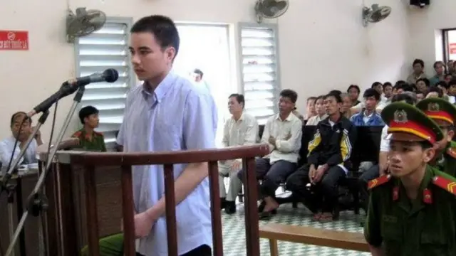 Hồ Duy Hải trong một phiên tòa