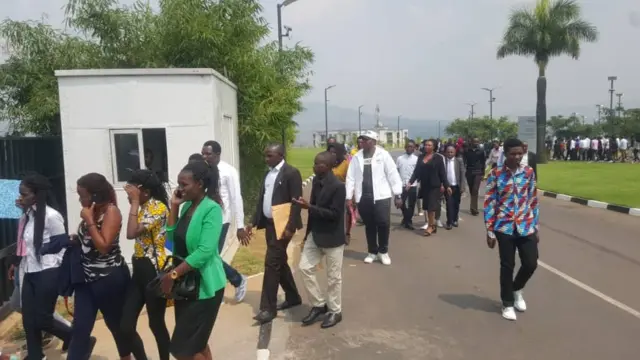 Batashye bijejwe ko bagiye gukurikirana ababashutse bakabatwara amafaranga