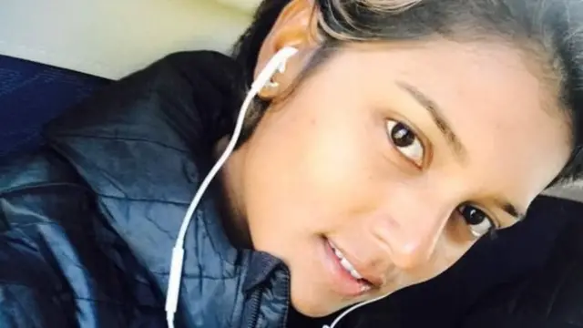 பூனம் ரவுர்