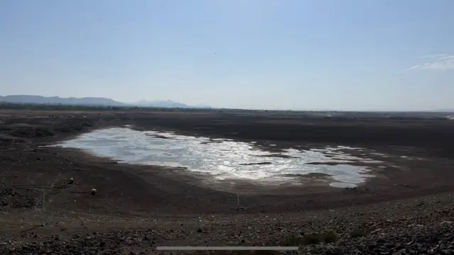 पाण्याचं डबकं