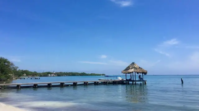 يقال إن حطام السفينة قرب جزر روزاريو المدارية السياحية التي تبعد 40 كيلومترا عن كارتاخينا