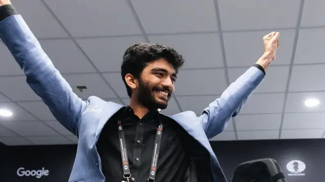 குகேஷ்: இளம் வயதில் உலக செஸ் சாம்பியன் பட்டம் பெற்று வரலாறு படைத்த பிறகு கூறியது என்ன?