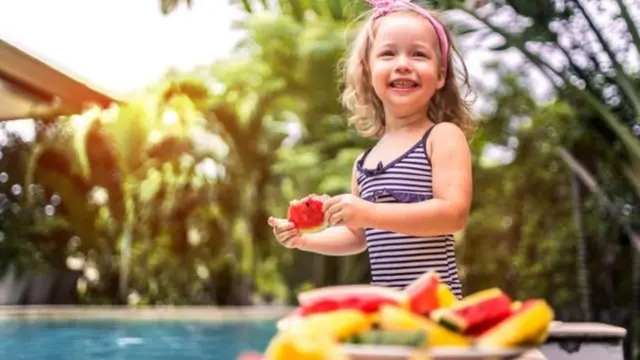 Түшкү тамактан кийин балдарын сууга түшүрбөй койгондун башка да себептери бар.