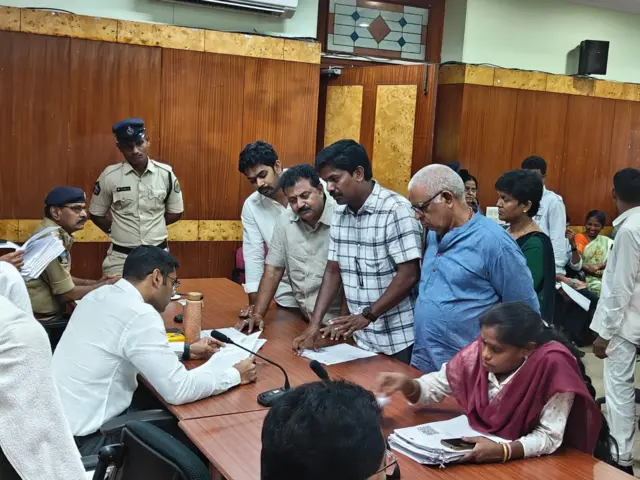 ఎర్రమట్టి దిబ్బలు 